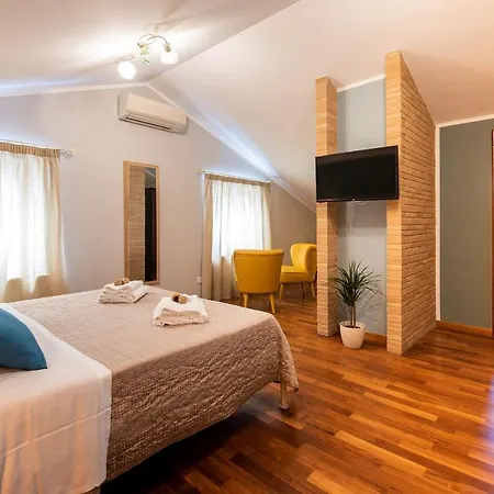 La Ginestra In Fiore * Sirolo